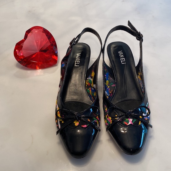 Small heel and Fun colors - Picture 2 of 4